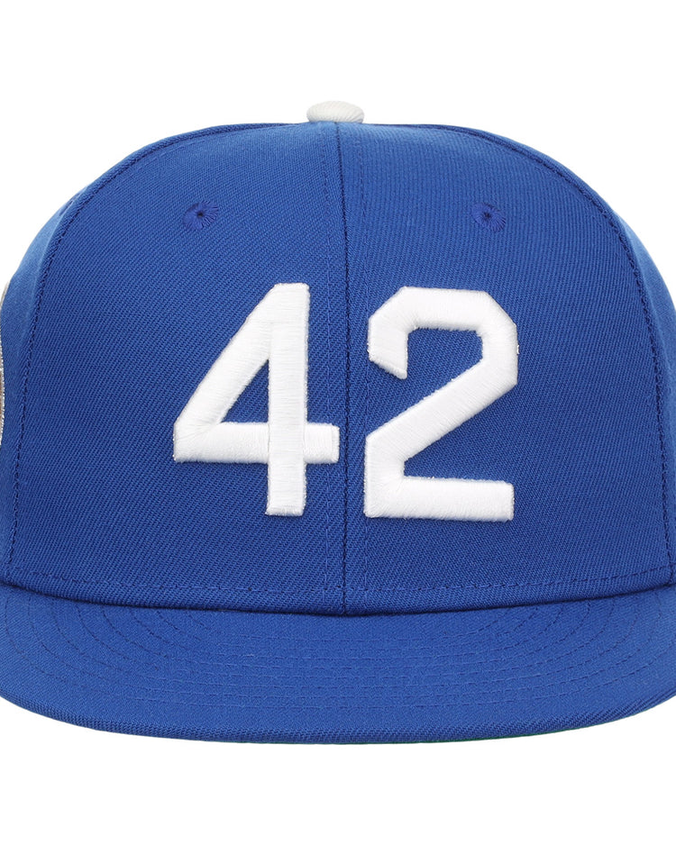 Show your love for a legend with the EFF Jackie Robinson EFF Signature Series Fitted Ballcap - Royal, featuring bold white 42 digits on the front.